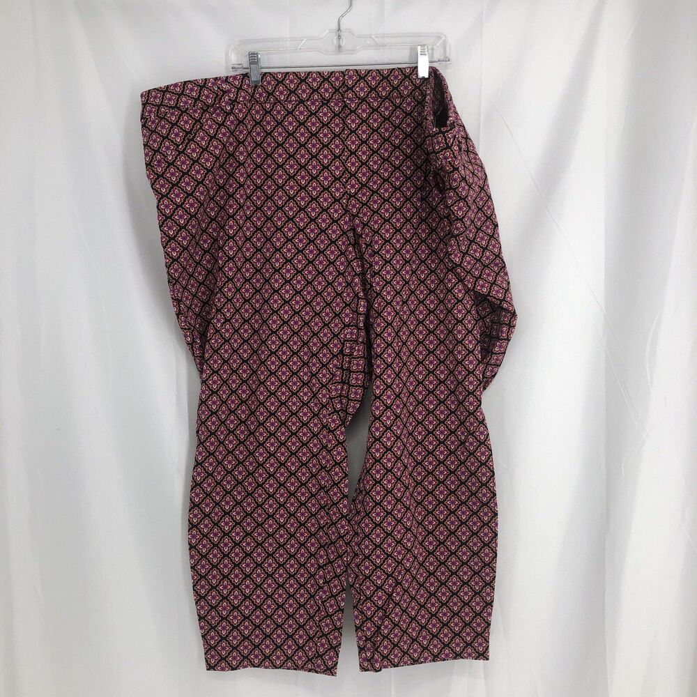 Preowned Old Navy Women’s Pixie Secret-Slim Pockets. Size 30